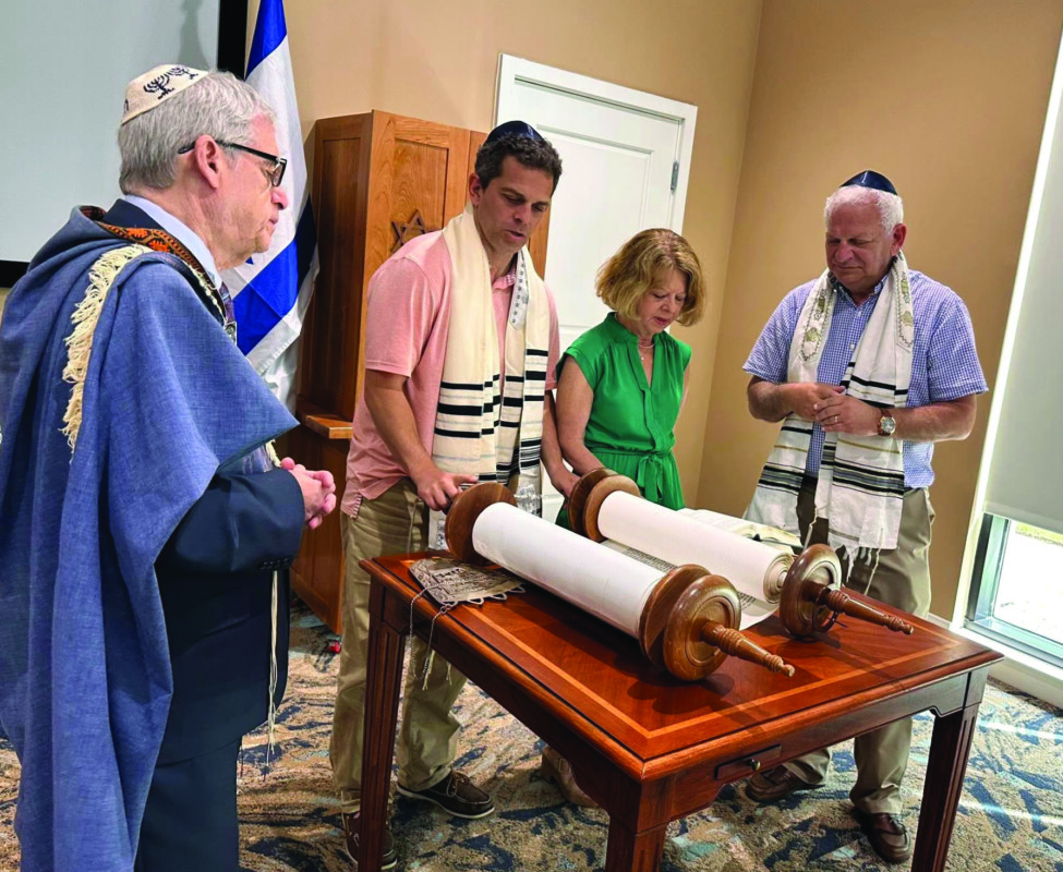 Cantor Elihu Flax, Joel Rubin, Charlie and Fay Silverman, and Larry Seigel.