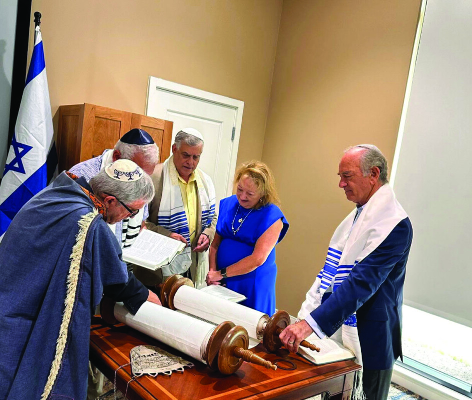 Cantor Elihu Flax, Joel Rubin, Charlie and Fay Silverman, and Larry Seigel.
