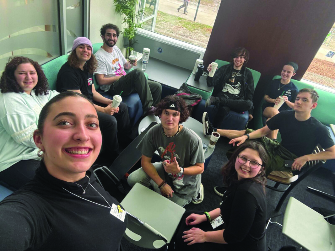 Danielle Hartman and Emily Patyuk with ODU Hillel students.