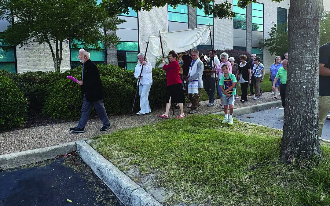 Kehillat Bet Hamidrash marks new chapter with joyful relocation to Sandler Family Campus