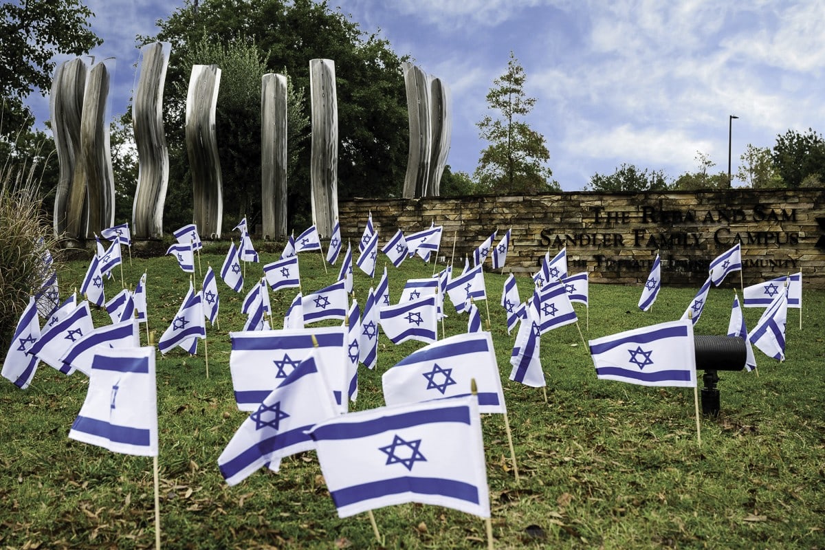 1,200 Israeli flags were planted by community members.